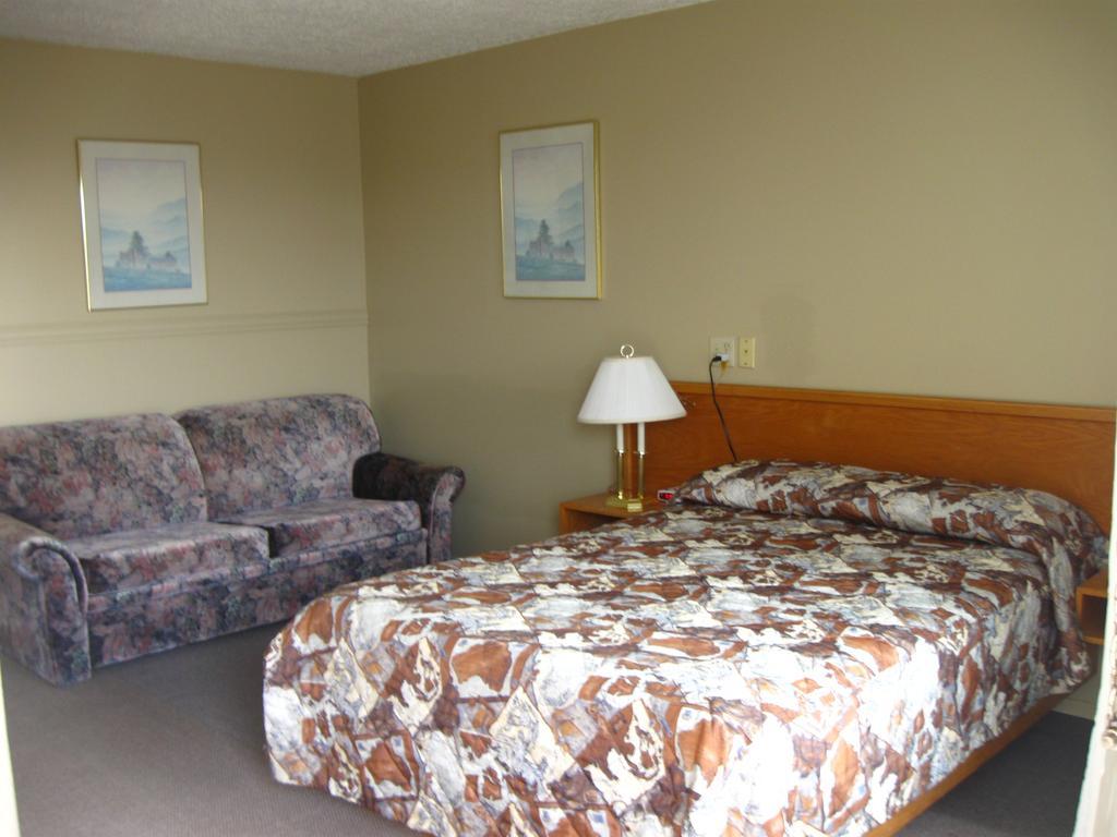 Motel De La Pointe Aux Bouleaux Baie-Sainte-Catherine Exterior photo